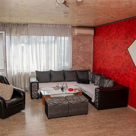 Vilhelmov'S Apartament Lukovit Exterior foto