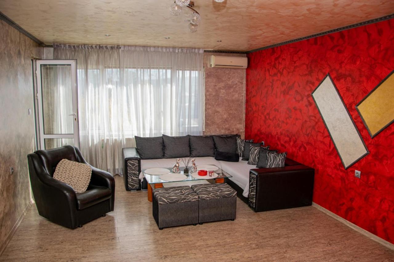 Vilhelmov'S Apartament Lukovit Exterior foto
